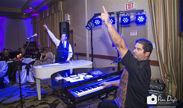 Duelling pianos point_pamdoyle ww.jpg